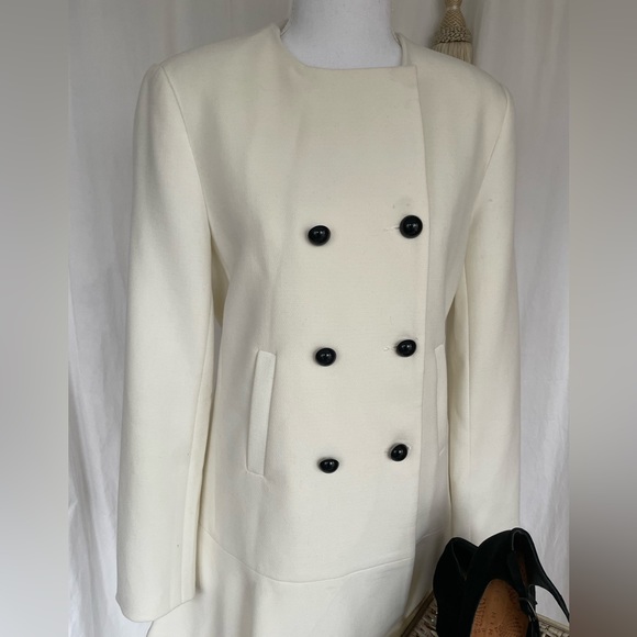 Potter’s Pot White Coat - Picture 2 of 6